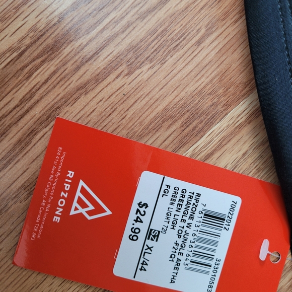 2/$20 NWT ripzone bikini top - Picture 2 of 4